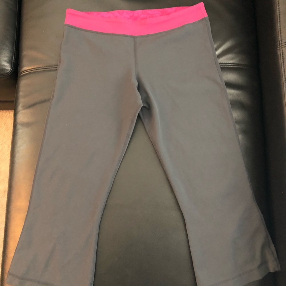 Lululemon grey crop leggings with calf cutout